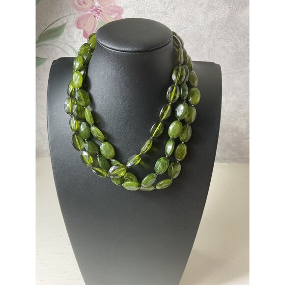Green Multi-Strand Beaded Necklace With Adjustable Chain Clasp - Picture 1 of 4